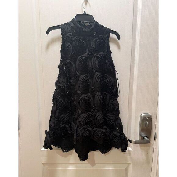 Elliatt Tops - Elliatt Selena Top in Black can be worn as Dress as well . Cocktail